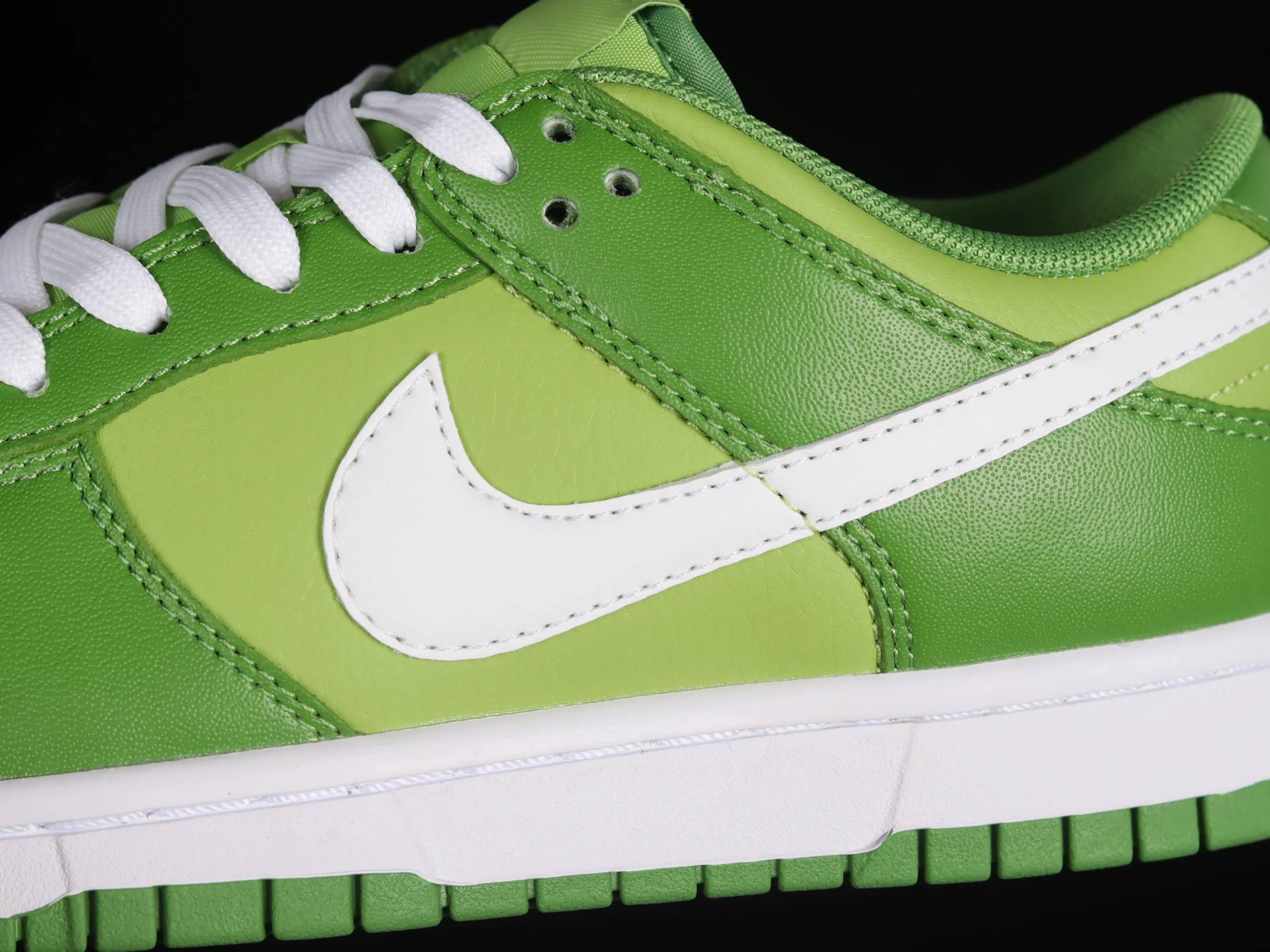 All categories Nk SB Dunk Series Nk SB Dunk Low low-top sneakers F version Nk SB Dunk Low "Green White" SB Dunk Series low-top casual sports skateboard shoes DJ6188-300